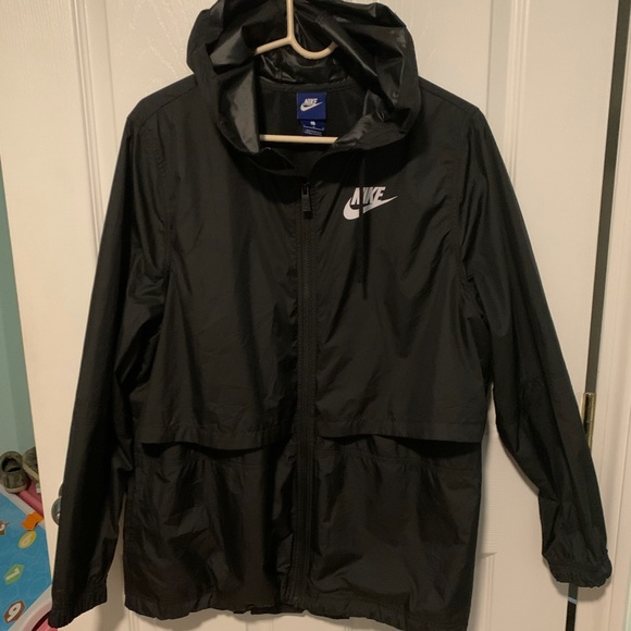 Nike Women’s Black Woven Jacket - Picture 3 of 7